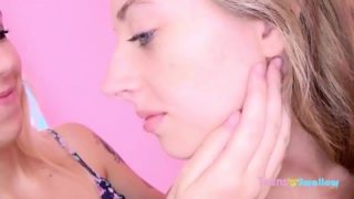 TEENS SWALLOW CUM AFTER SCHOOL