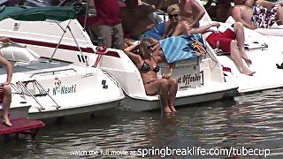 SpringBreakLife Video: Hangin On A Houseboat