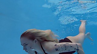 Mimi Cica - Hottest Babe Shows Naked Body Underwater