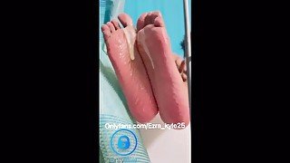 A Creamy Foot Massage ASMR For You Feet Fetish Lovers ONLYFANS Ezra_Kyle25