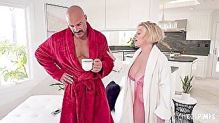 Big Tits Big Ass Milf Needs To Fuck. Dee Gets Charles Ready To Pound - Charles Dera And Dee Williams