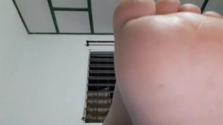 Me encanta ver mis pies en la cámara 