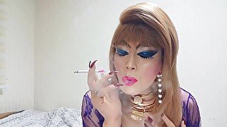 Sissy girl niclo sexy makeup after smoking 1