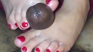 Older Latina Women first time footjob fucks me with her feet