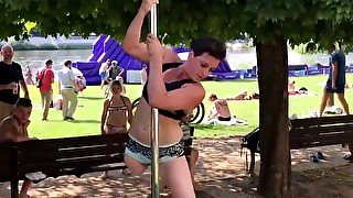 Rak amputee pole dance