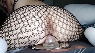 Milf twerks her ass on dildo