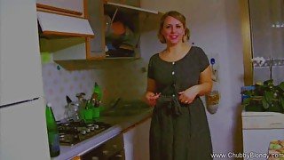 BBW Plays Fifties Housewife