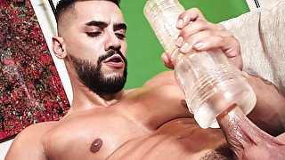 Arad Winwin in L.A. Auditions - Arad Winwin, Scene #01 - MaskUrbate