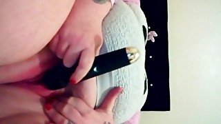 Bbw loves to send me vids