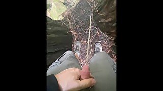 A quick piss in nature: I had to go so bad!