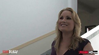 Thick blonde beauty Flower Tucci drinks his pee and sucks his cock