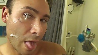 Messy Cumshot On My Face