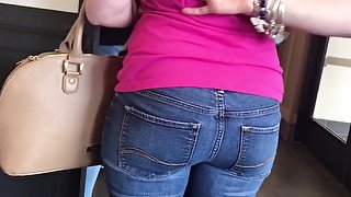 Gaps,Gilfs, Milfs, & teens 18+ in Jeans