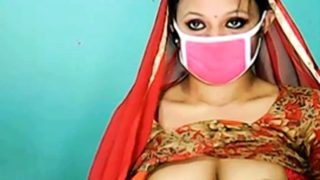 tamil bitc show boobs up her shalwar 432