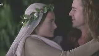 Sensual Catherine McCormack Flashes Her Tits in a 'Braveheart' Scene