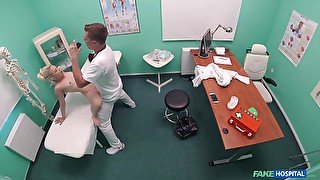 Impressionable doll Anna Rey dicked at the doctor's office