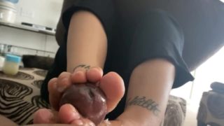 A quick footjob nooner from soft soles