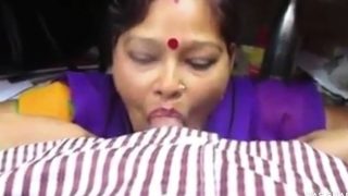 Desi aunty giving blowjob and deepthroat drank cum