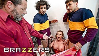 BRAZZERS - Unsatisfied MILF Sweet Vickie Had An Unexpected Steamy Threesome In The Laundry Room