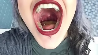 Vore - Open Throat Swallowing Grapes WHOLE