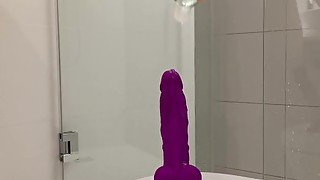 Jugando sola con mi dildo