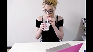 Ts blonde in masturbation solo..