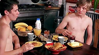 breakfast between two hot sexy twinks