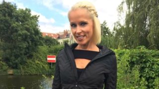 GERMAN SCOUT - GEILE MILF SOPHIE BEI SPONTAN CASTING IN IHREM BUERO GEFICKT