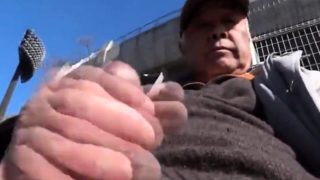 200  grandpa jerk off in puplic