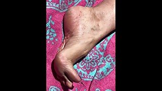 Fan Request Granny Naked In Sun Shows Dirty Rough Soles & Toes GILF 2