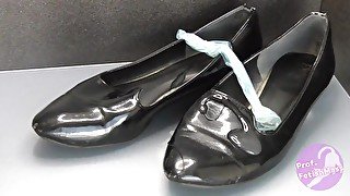 Shoe fetishism 靴フェチ　黒いパンプスにぶっかける