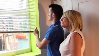 Busty mom pleasures a guy for fixing her shutters