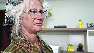 Splendid Side Chicks Clip