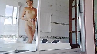 Bathtub Pussy Play, Orgasms