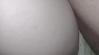 Tight pussy babe squirts soaking the bed