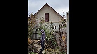 A walk through the autumn garden