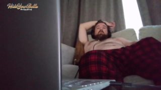 Solo guy enjoying watching porn and Cumming hard 