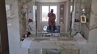 Wanking in a 4500 dolar suite in laussanne