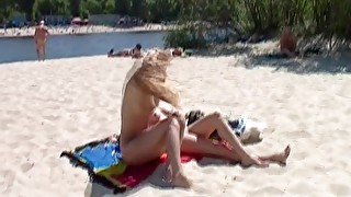 Quality video of a nudist girl spreading her thighs 2