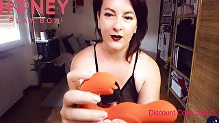 Honeyplaybox Joi The Licking Vibrator Pleasures This Natural Italian Hairy Pussy