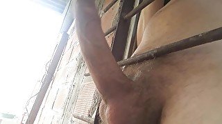 30cm monstercock pissing in prison