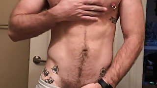 Tatted jock gets off on his own sweaty pits after the gym