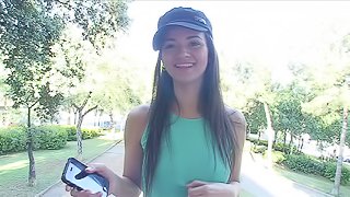 Latina bombshell meets a guy at the park and enjoys his cock