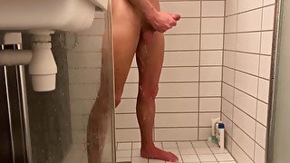 SKINNY STEPBROTHER SNEAKS IN TO STEPSISTERS SHOWER! 🤫