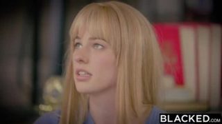 Snazzy Riley Nixon is giveing a friendly blowjob