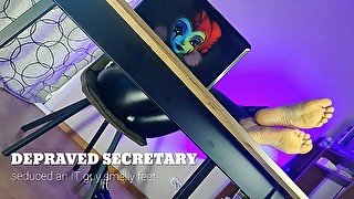 Depraved secretary seduces with sexy feet