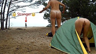 How to set up a tent on the beach naked. Video tutorial.