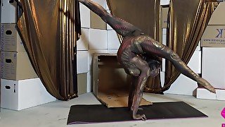 Body Painted Statue Contortion From A Box - Watch4Fetish