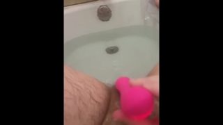 A little bath tub play 