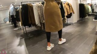 Risky quick sex in the fitting room - ISEEME BAE